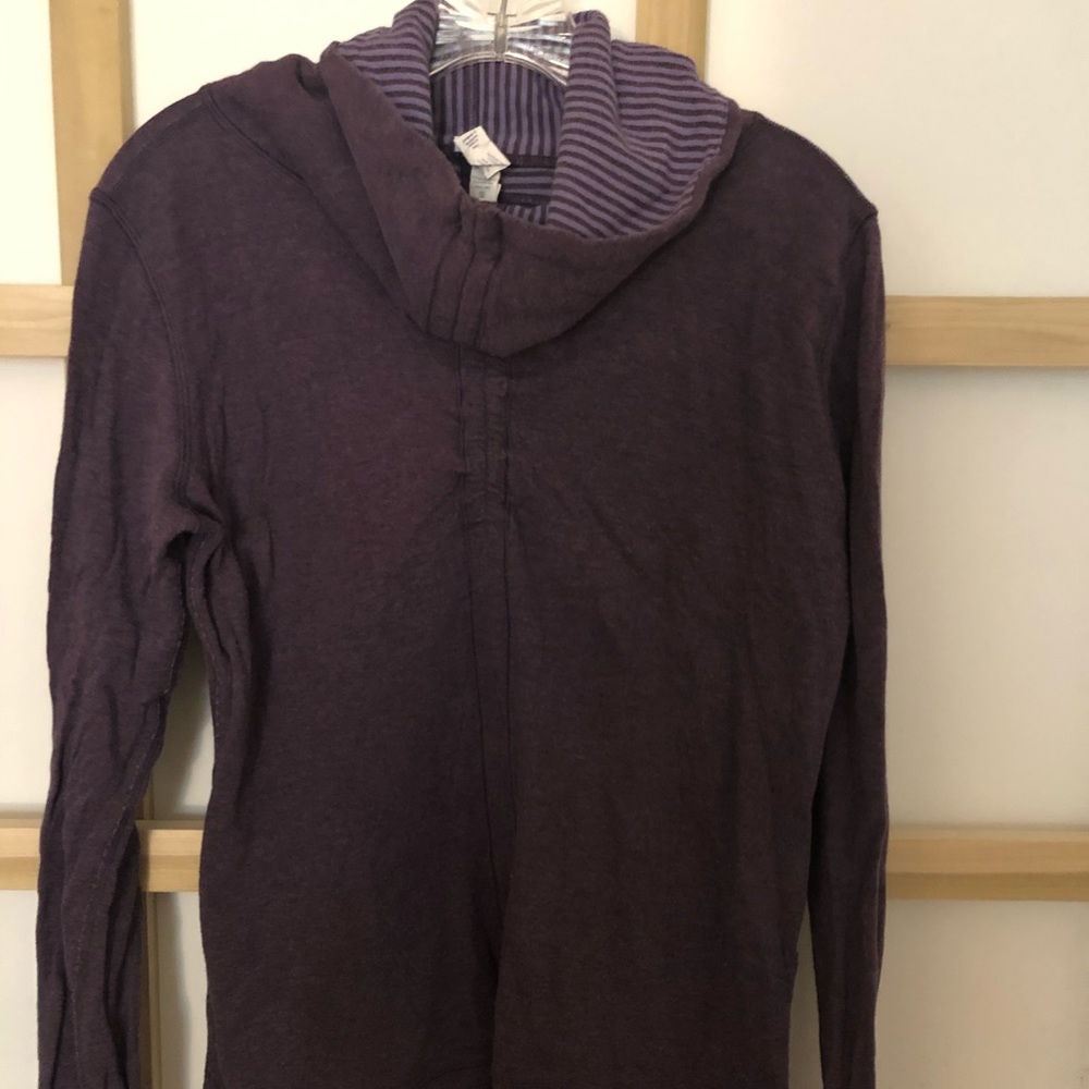 lululemon athletica pullover.